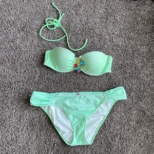 Victoria’s Secret Bikini 32B/Medium